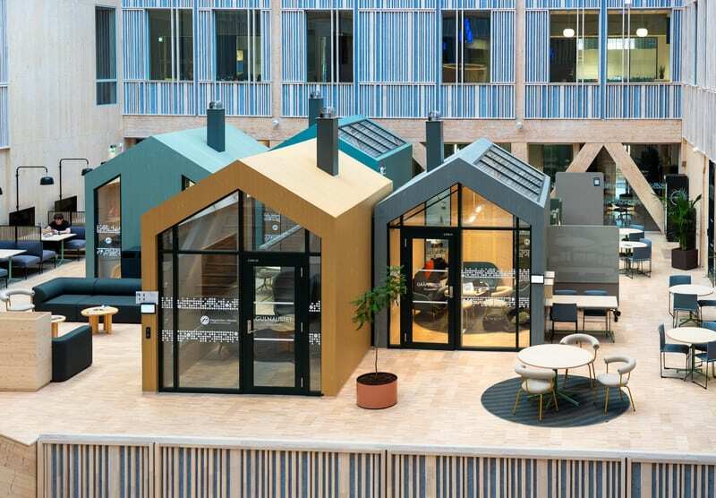 Campus Kristiansund minihus inne som sosiale soner og møteplasser